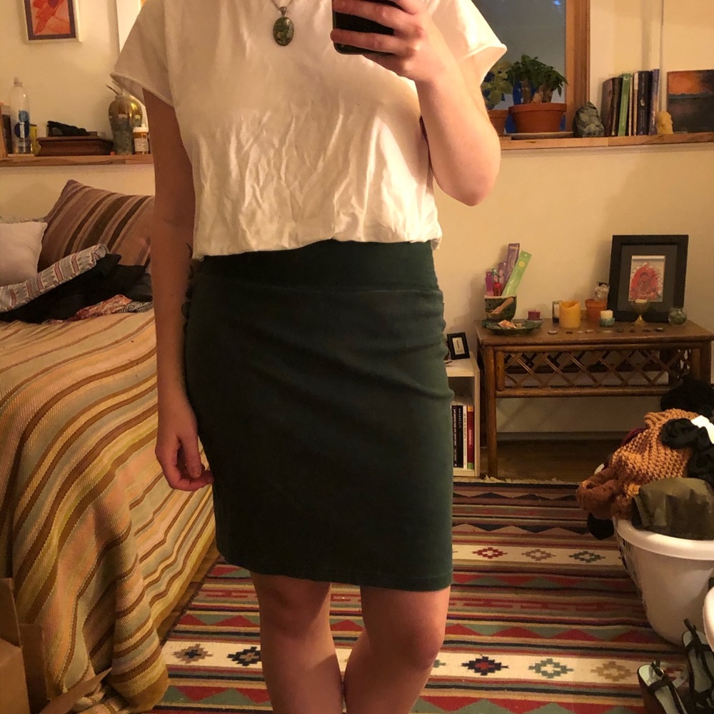 Slim fit skirt